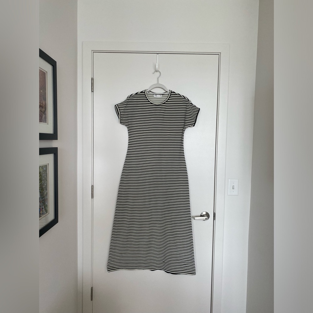 Natori Midi Black & White Striped Short Sleeve Crew Neck - Size M/L